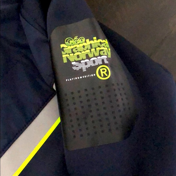 Men branded jacket - Picture 3 of 6